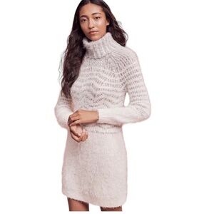 ANTHRPOLOGIE Sleeping on Snow Shelby Eyelash Sweater Dress‎